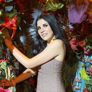 Meet your Posher, Taya